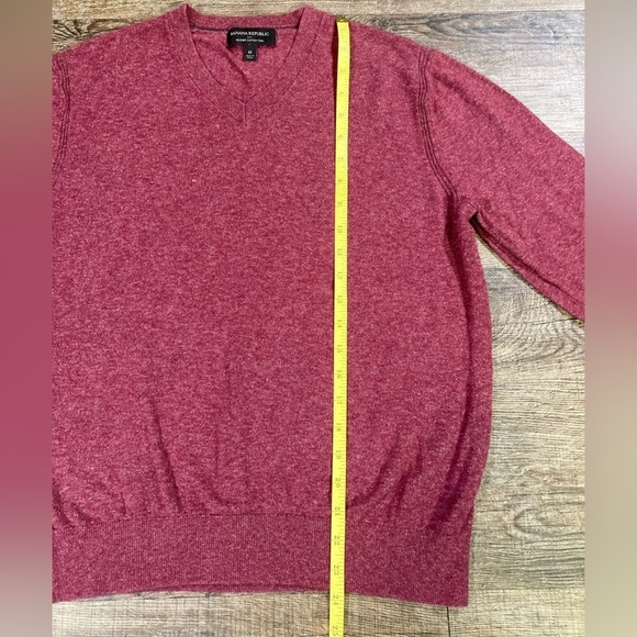 Banana Republic Burgundy Heather Cotton Yarn V-Neck Sweater Men’s M - Picture 3 of 8